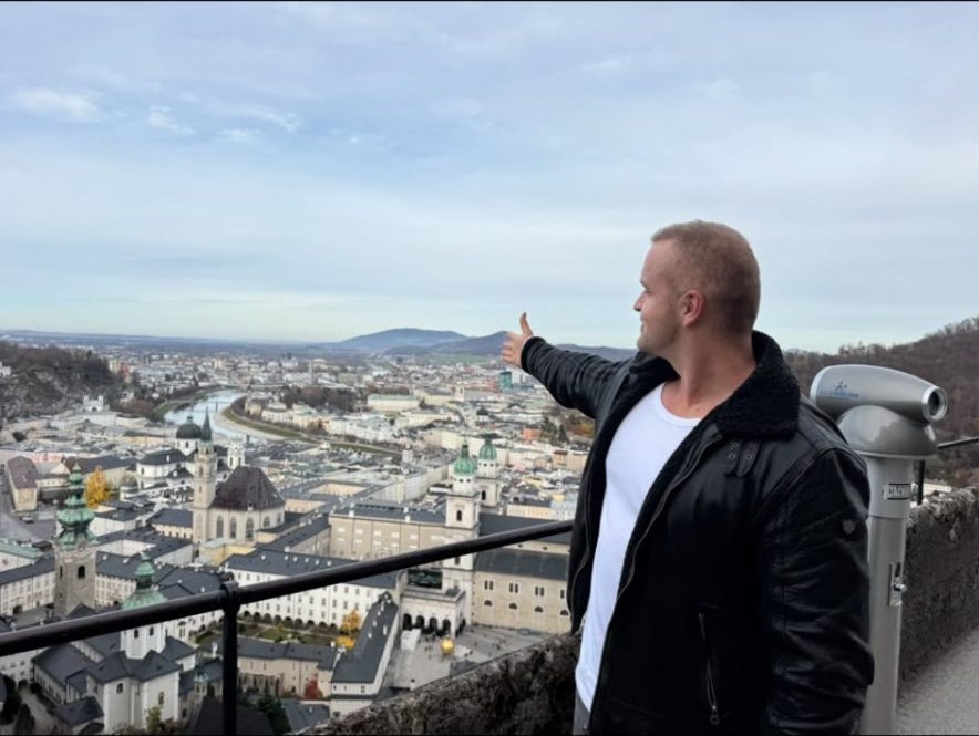 Elvis über der Salzburger Altstadt